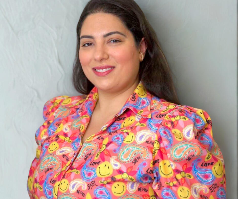 Dra. Helena Romanos Licenciada em Odontologia pela Universidade Federal Fluminense - RJ - Brasil (2011). Mestrado em Odontopediatria pela Universidade Federal do Rio de Janeiro (2013).